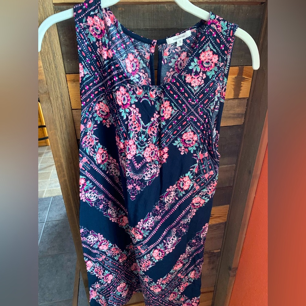 Sleeveless dress